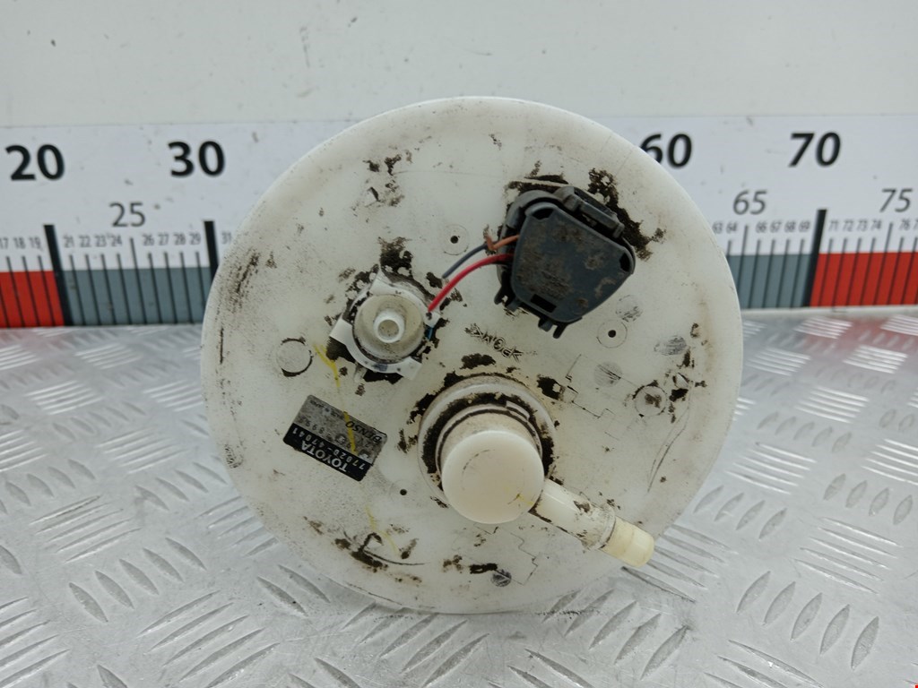 Насос топливный (электрический) TOYOTA Prius II XW20 2003-2012