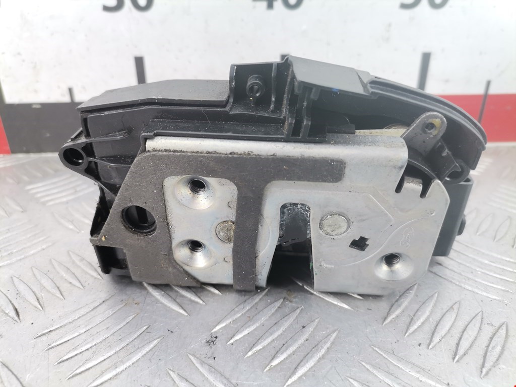 Замок двери задней правой FORD Fiesta 2008-2012