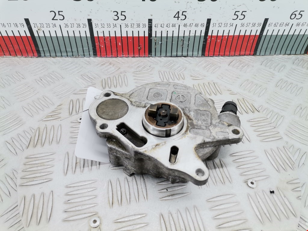 Насос вакуумный Volkswagen Passat 6 (2005-2010)