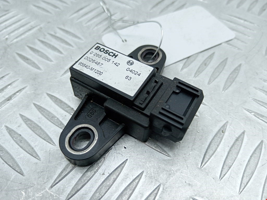 Датчик ускорения (курсовой устойчивости уровня оборотов) Kia Sorento 1 (BL) (2002-2011)