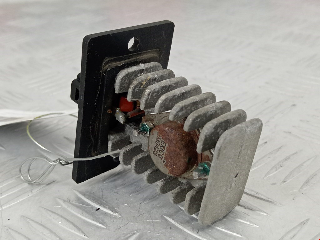 Резистор отопителя (сопротивление печки) HYUNDAI Terracan 2001-2006