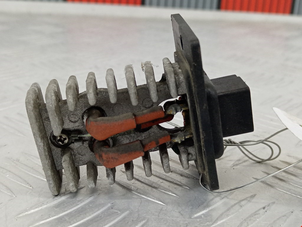 Резистор отопителя (сопротивление печки) HYUNDAI Terracan 2001-2006