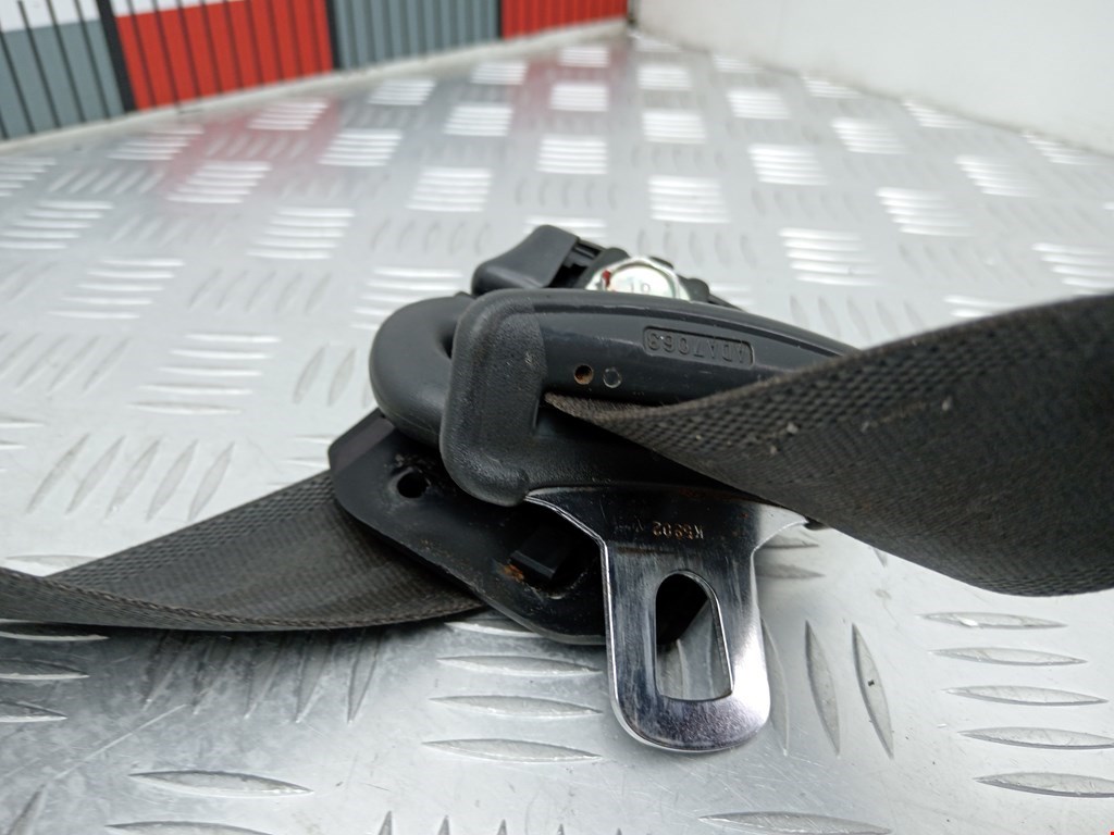 Ремень безопасности передний правый MITSUBISHI L200 K6,K7 1996-2006