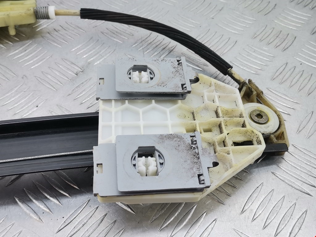 Стеклоподъемник задний правый AUDI A6 C6 2004-2010