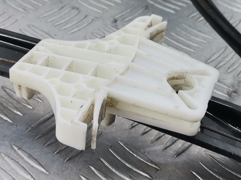 Стеклоподъемник задний левый SKODA Rapid 2012-2020