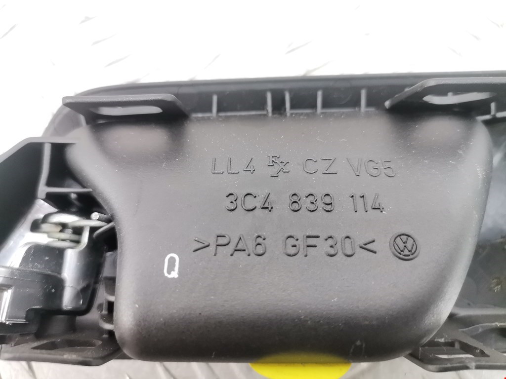 Ручка дверная задняя внутренняя правая VOLKSWAGEN Passat B6 2005-2011