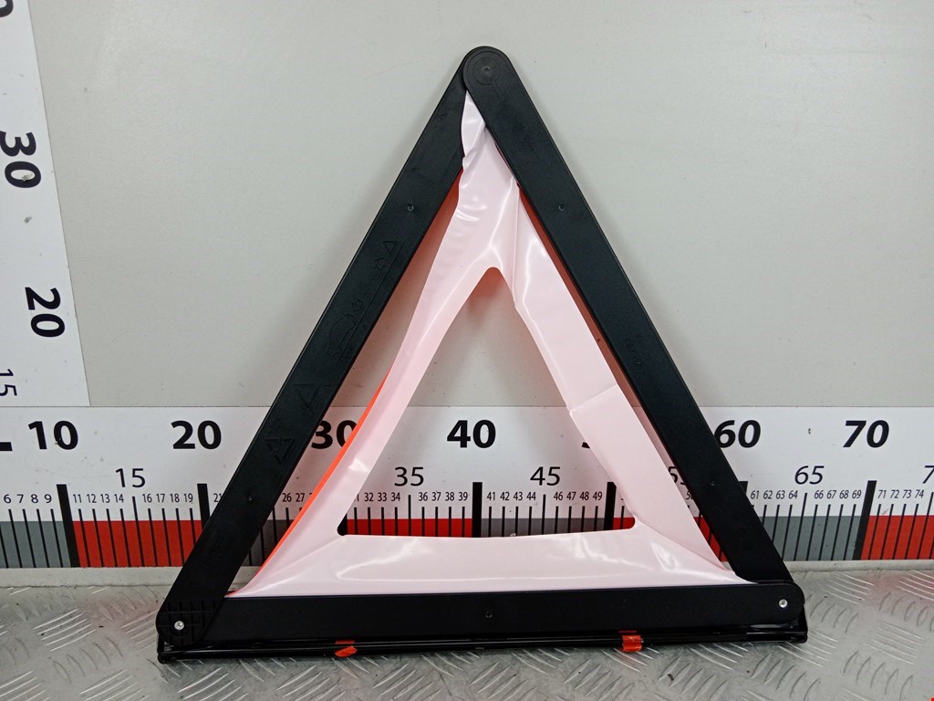 Знак аварийной остановки AUDI A5 2007-2016