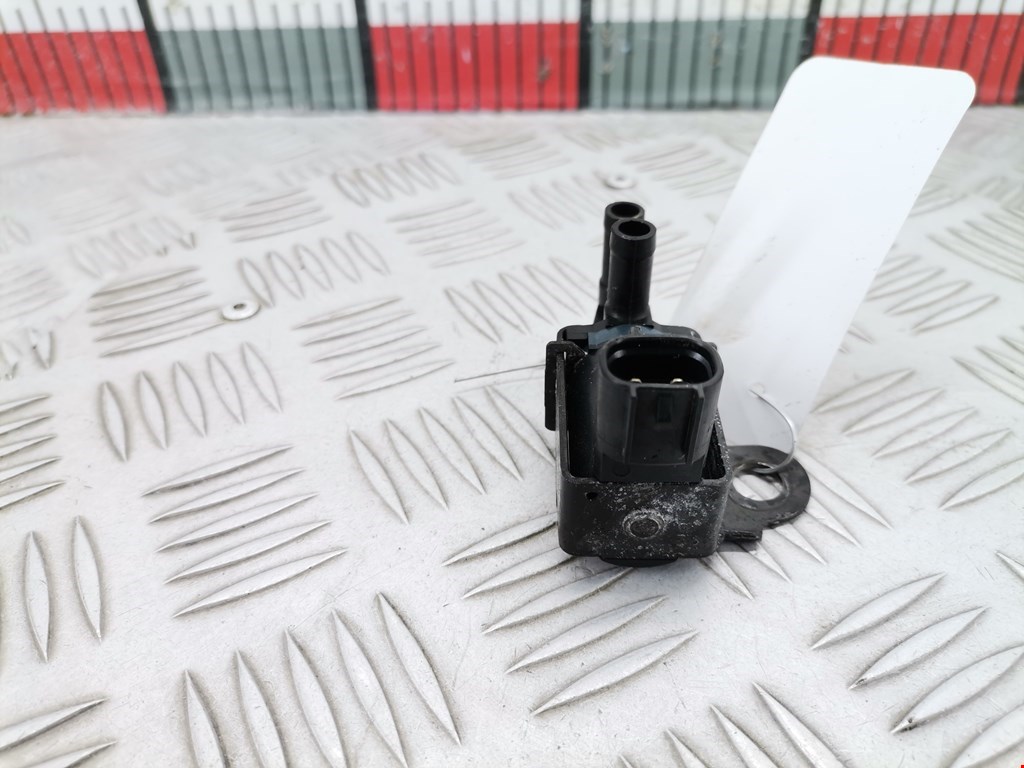 Клапан воздушного фильтра Ford Fiesta 5 (2002-2008)