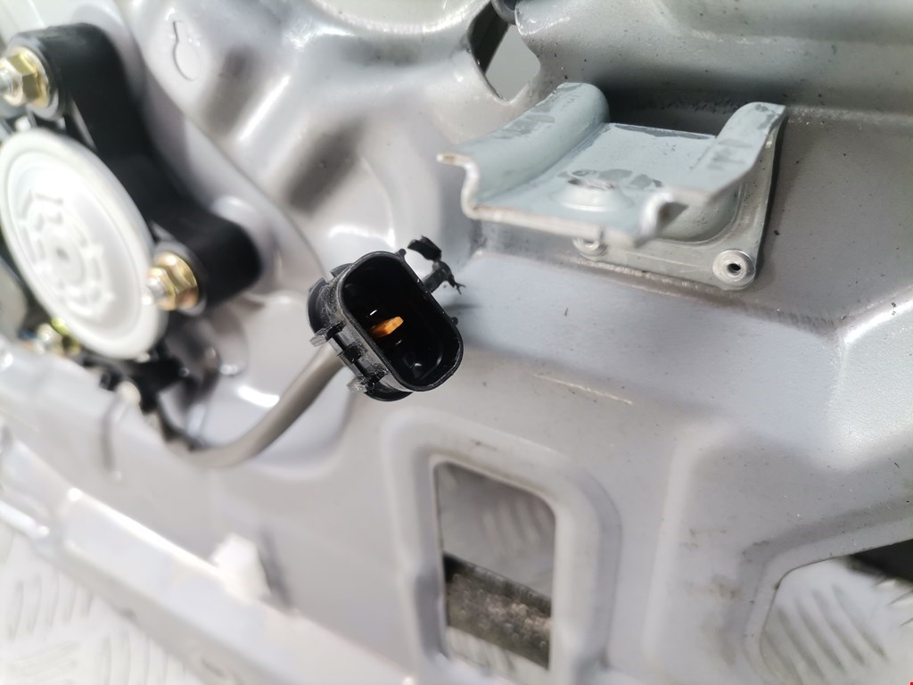 Стеклоподъемник задний правый HYUNDAI Santa Fe SM/ Classic 2000-2012