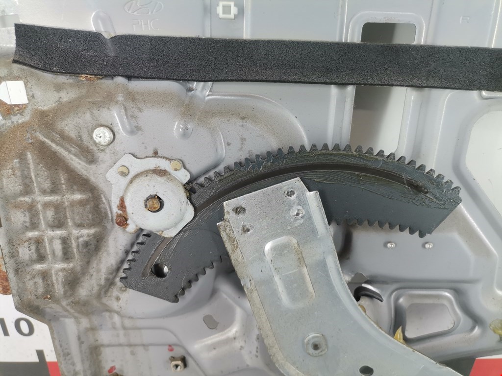 Стеклоподъемник задний правый HYUNDAI Santa Fe SM/ Classic 2000-2012