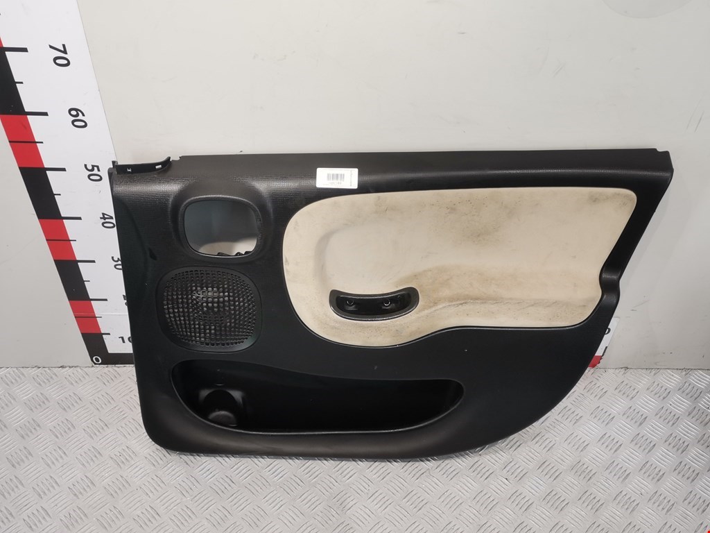 Обшивка двери передняя правая FIAT Panda 2011-н.в.