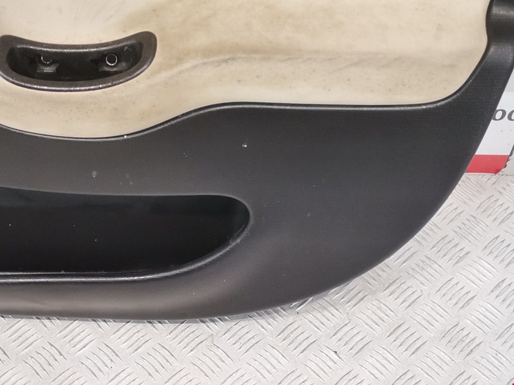 Обшивка двери передняя правая FIAT Panda 2011-н.в.