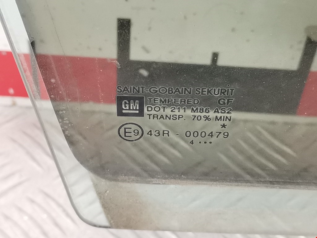 Стекло двери заднее правое OPEL Corsa C 2000-2006