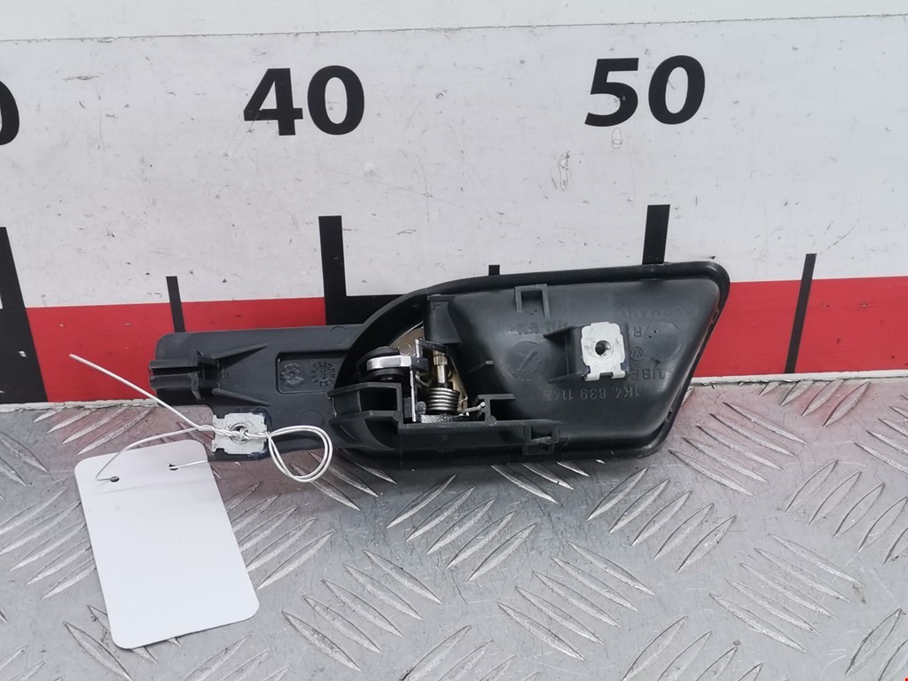 Ручка дверная задняя внутренняя правая VOLKSWAGEN Golf V 2003-2009