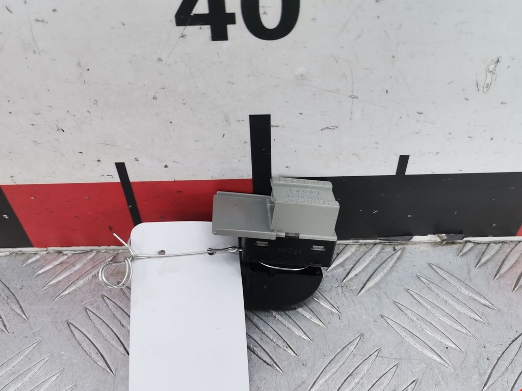 Кнопка стеклоподъемника AUDI A3 8L 1996-2003