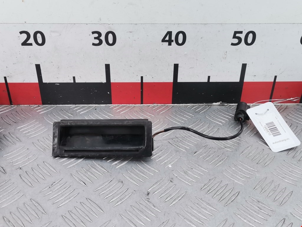 Ручка двери багажника наружная VOLKSWAGEN Touareg 2002-2010