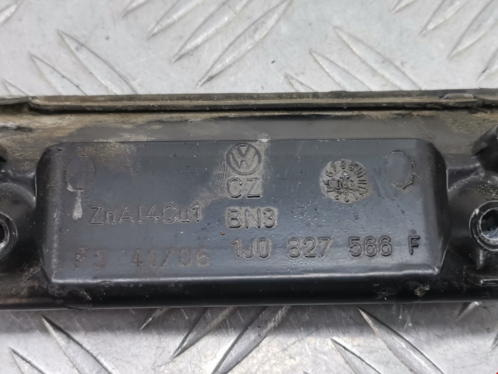 Ручка двери багажника наружная VOLKSWAGEN Touareg 2002-2010