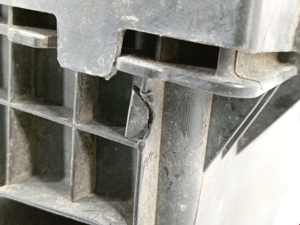 Корпус воздушного фильтра JEEP Patriot 2007-2017