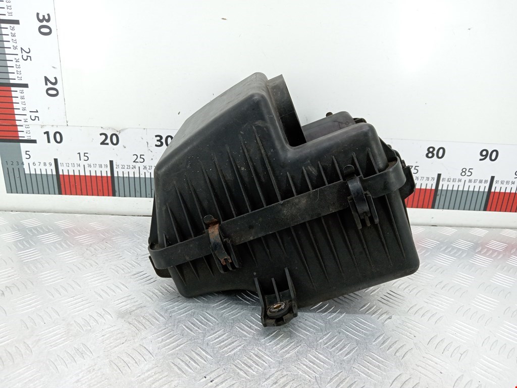 Корпус воздушного фильтра KIA Sorento 2002-2009