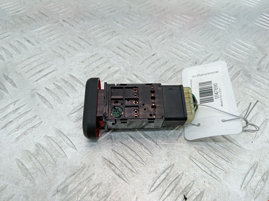 Кнопка аварийной сигнализации (аварийки) MITSUBISHI Pajero Sport 1998-2008