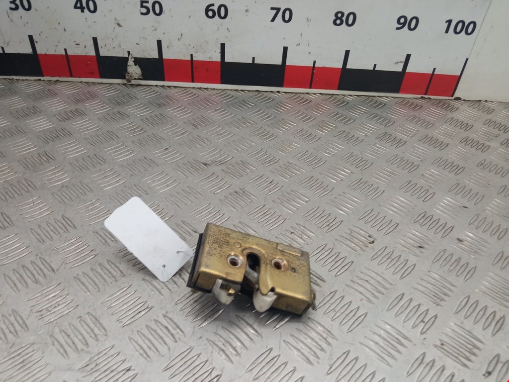 Замок двери задней правой AUDI 80 B3 1986-1991