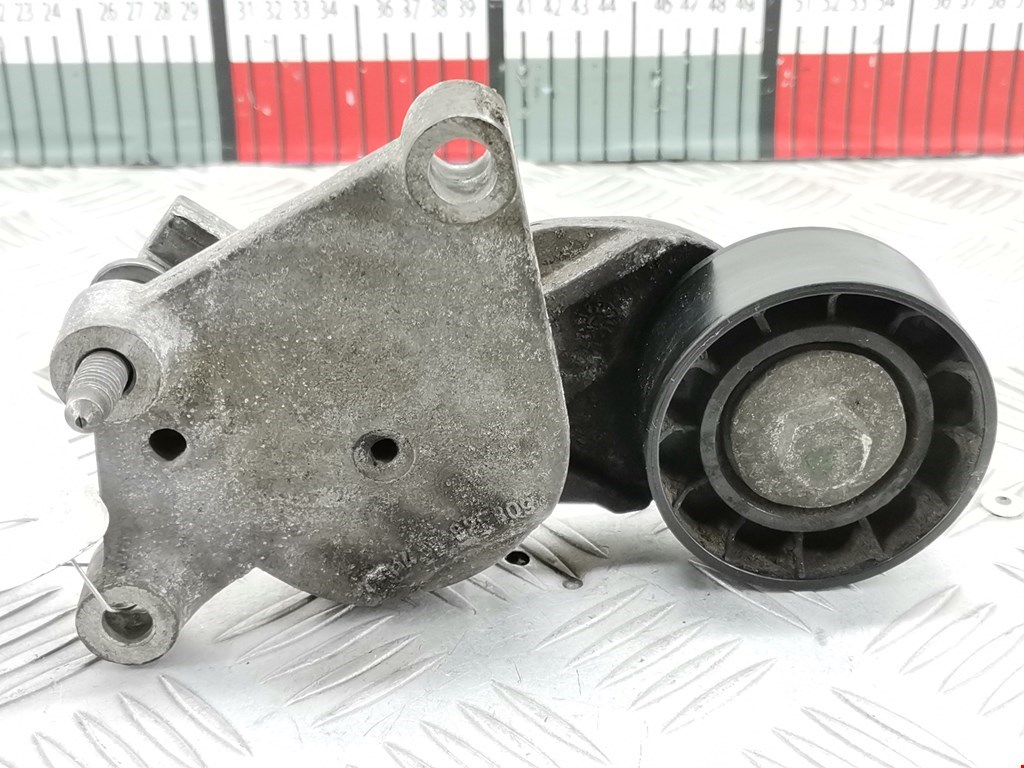 Натяжитель ремня генератора (приводного поликлинового ремня Peugeot 207 (2006-2014)