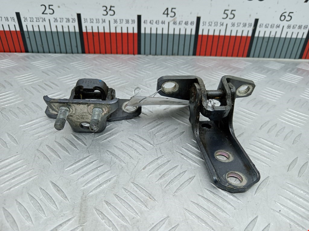 Петля двери задней левой Mitsubishi Outlander 2 (XL) (2006-2012)