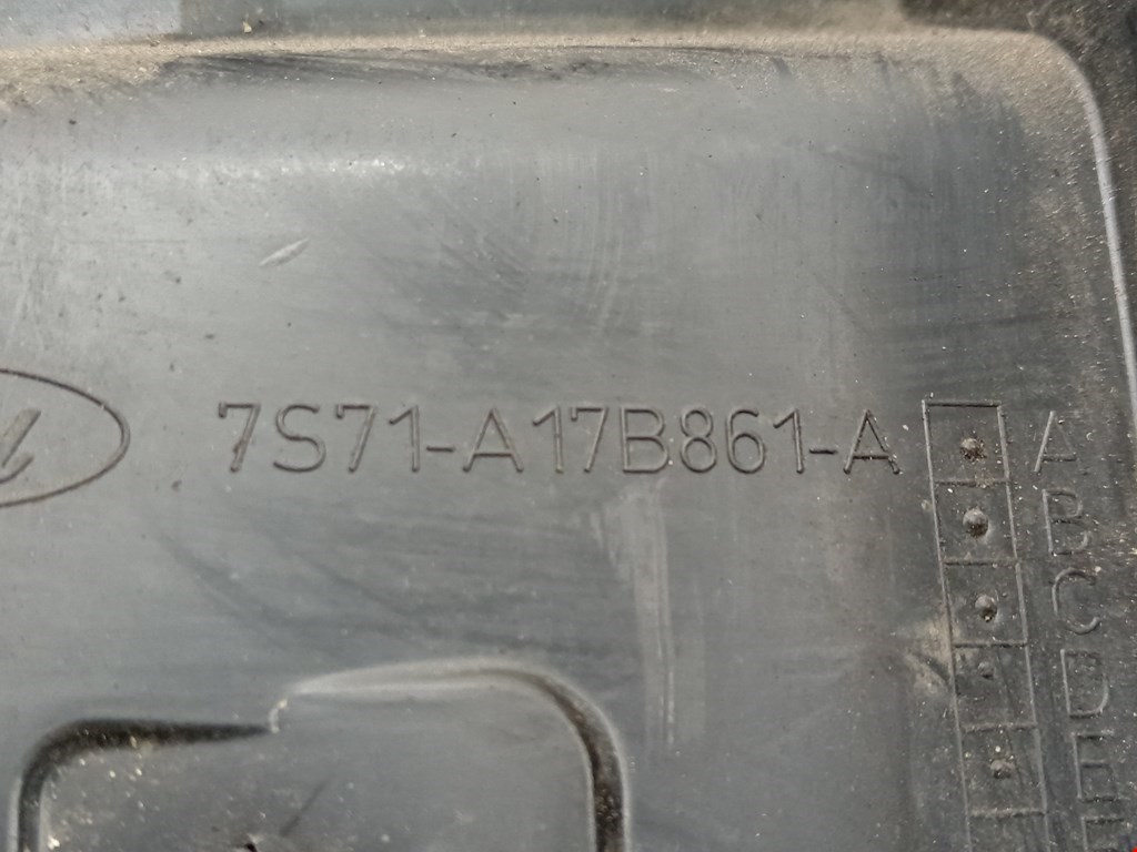 Кронштейн заднего бампера центральный FORD Mondeo IV 2007-2015