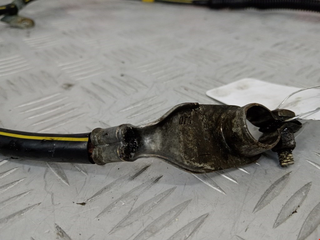 Клемма аккумулятора (минус) - MITSUBISHI L200 K6,K7 1996-2006