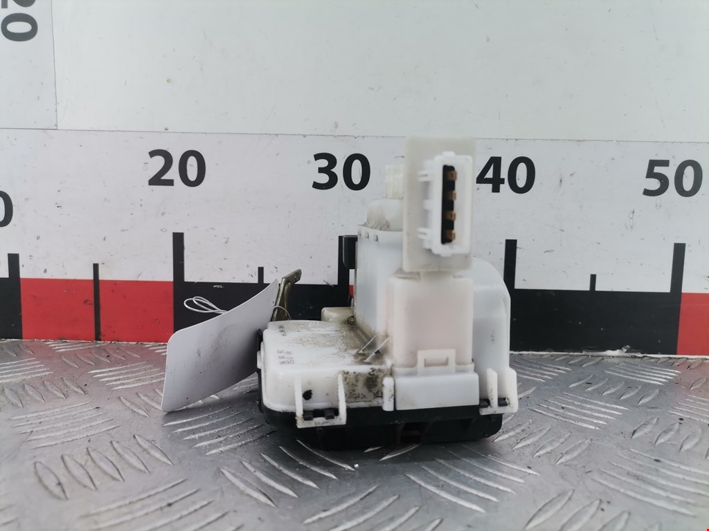 Замок двери передней правой VOLKSWAGEN Golf III 1991-1997