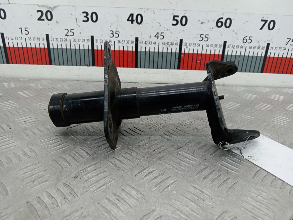 Отбойник бампера передний правый Volkswagen Passat 5 (1996-2000)