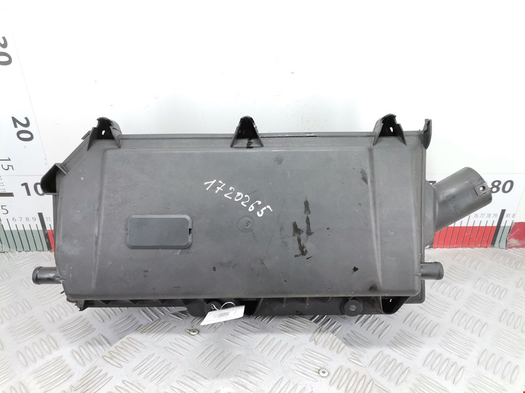 Корпус воздушного фильтра VOLKSWAGEN Polo III 1994-2001