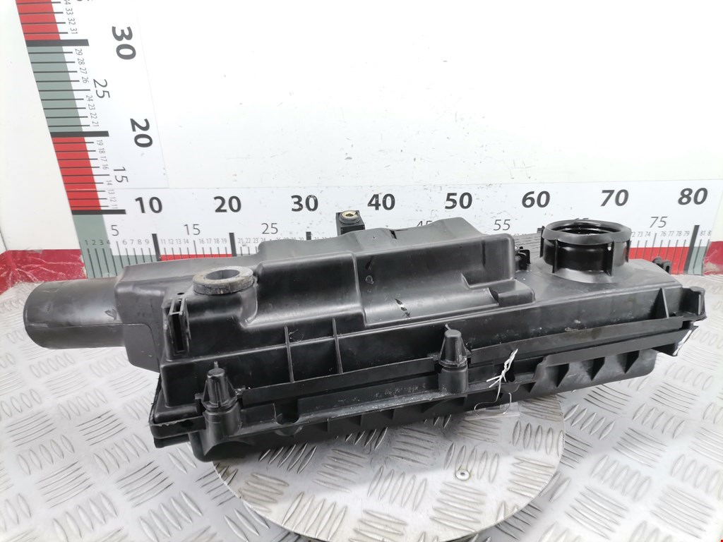 Корпус воздушного фильтра VOLKSWAGEN Polo III 1994-2001