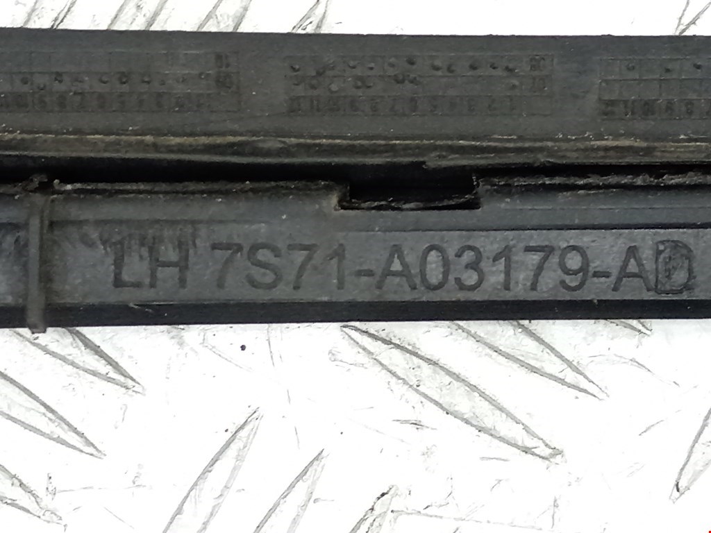 Молдинг лобового стекла FORD Mondeo IV 2007-2015