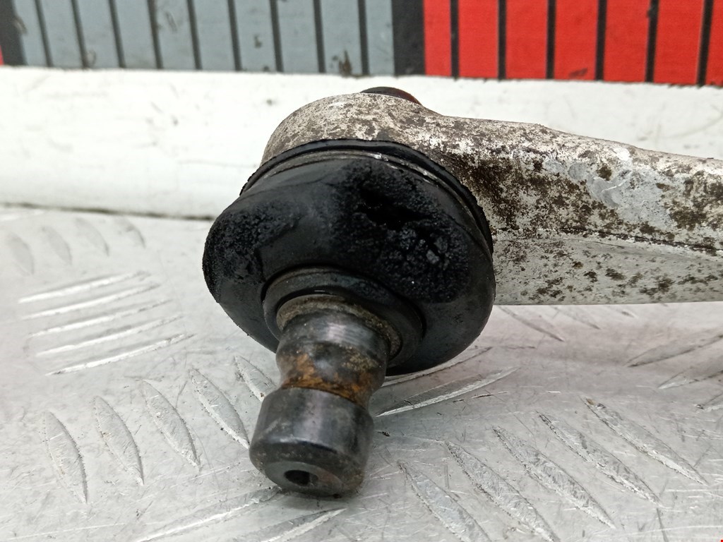 Рычаг передний правый AUDI A4 B6 2001-2005