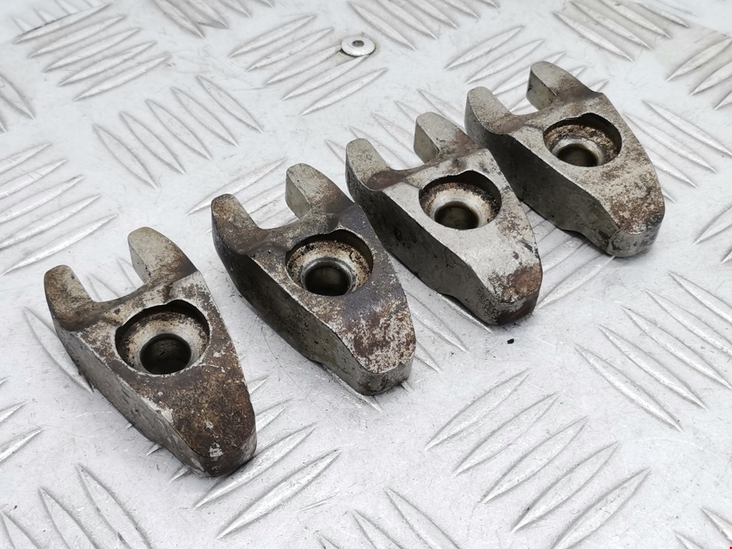 Кронштейн форсунки FORD Fusion 2002-2012