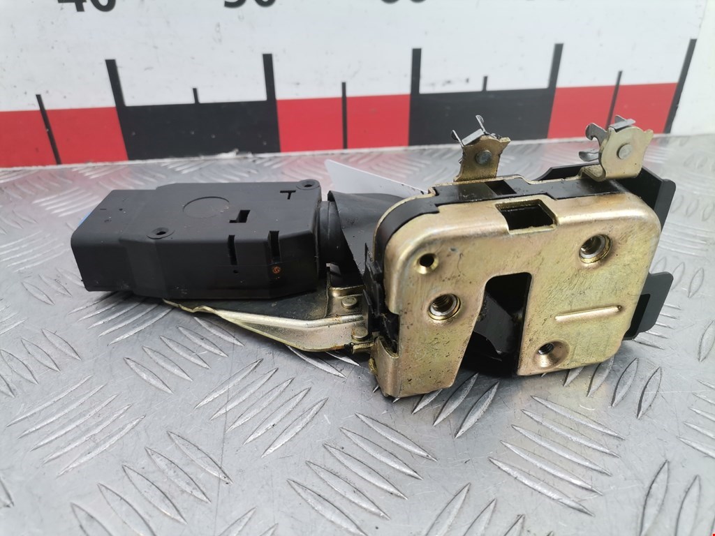 Замок двери передней левой MITSUBISHI Space Star 1999-2006