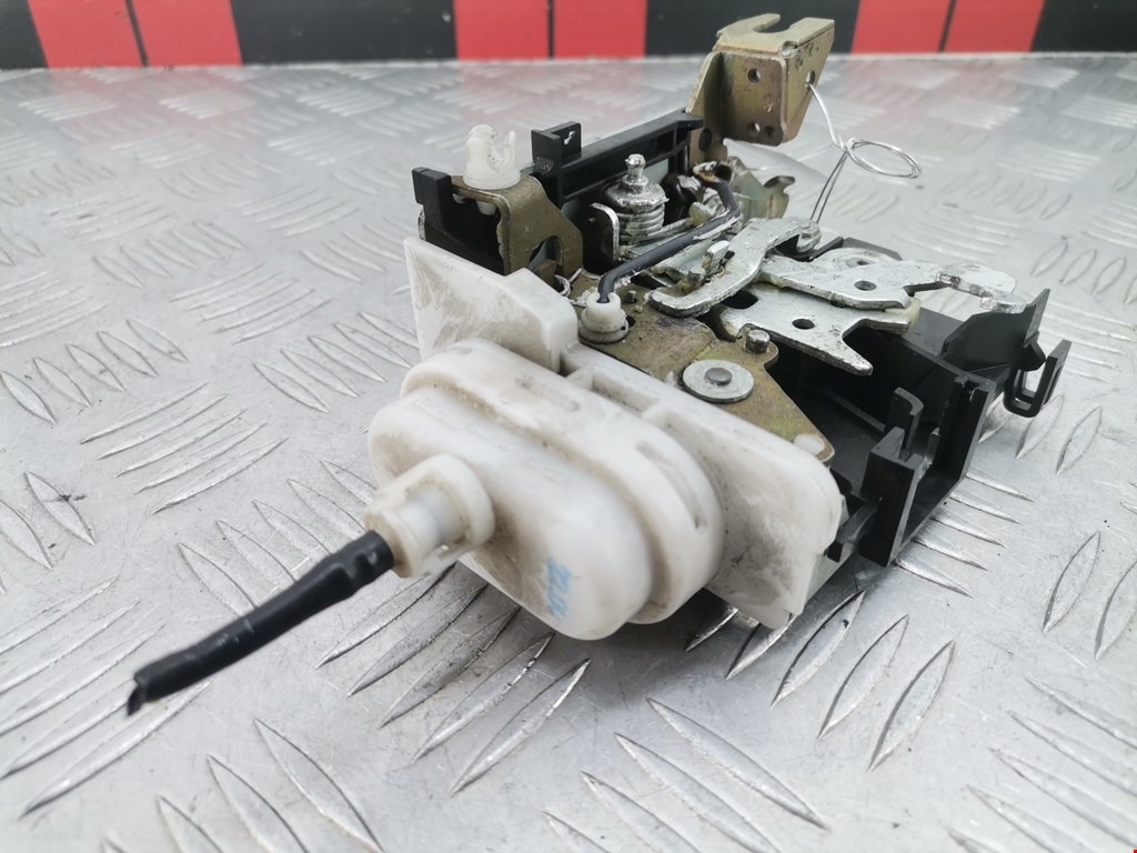 Замок двери передней правой AUDI A3 8L 1996-2003