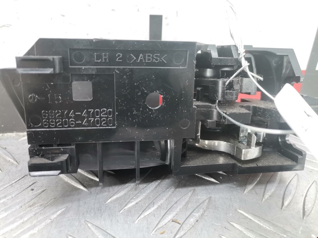 Ручка дверная передняя внутренняя левая TOYOTA Prius II XW20 2003-2012