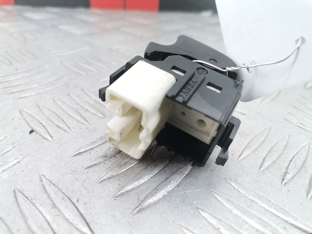 Кнопка стеклоподъемника TOYOTA Prius II XW20 2003-2012