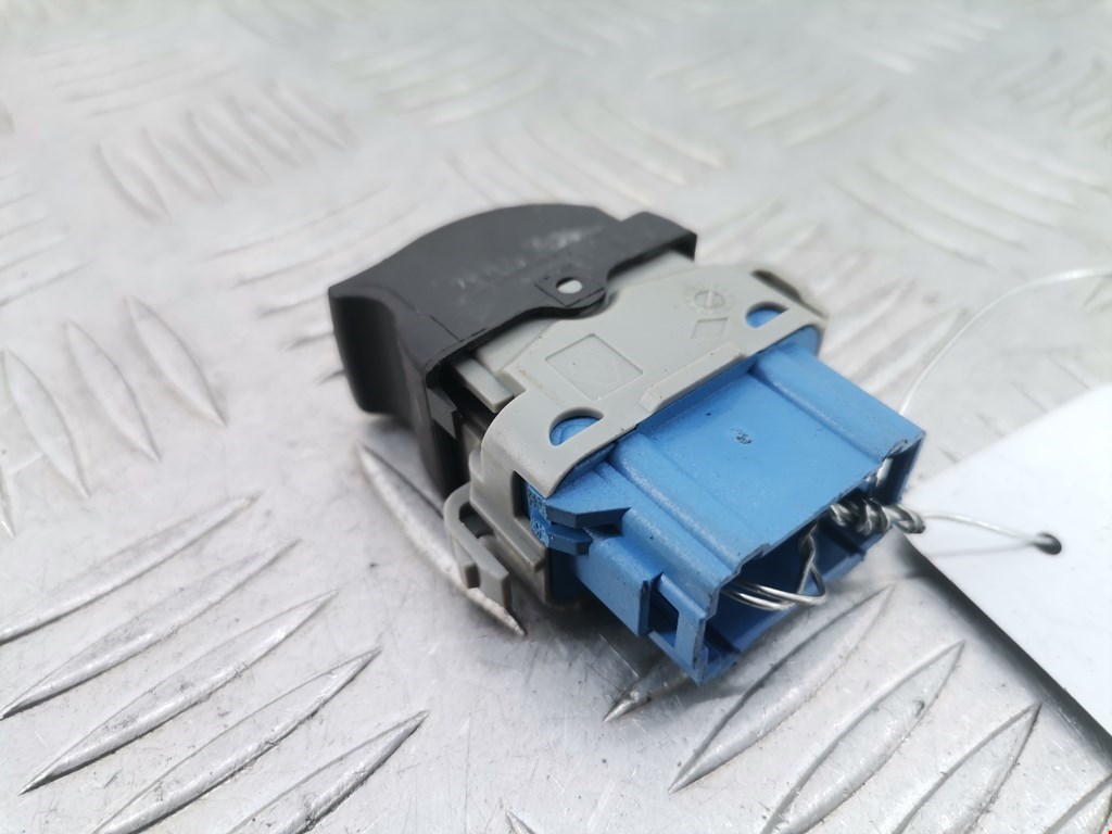 Кнопка стеклоподъемника RENAULT Kangoo 2008-2021