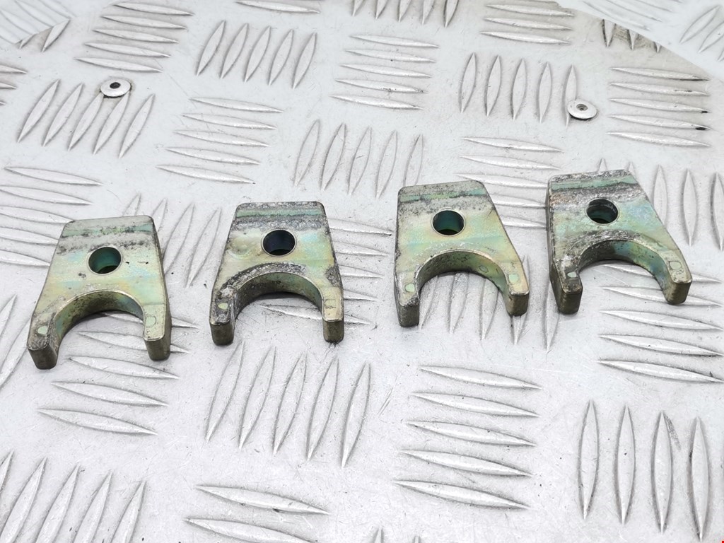 Кронштейн форсунки MITSUBISHI Carisma 1995-1999