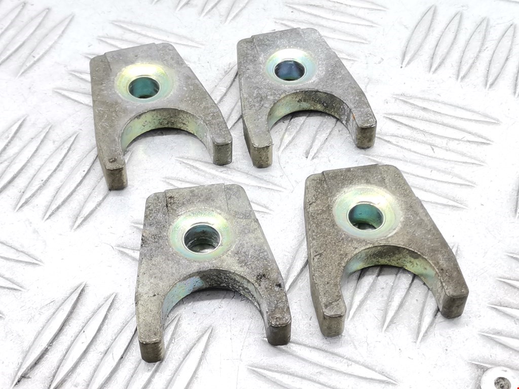 Кронштейн форсунки MITSUBISHI Carisma 1995-1999