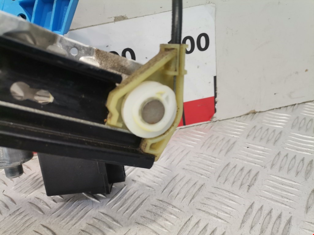 Стеклоподъемник задний правый AUDI A4 B6 2001-2005