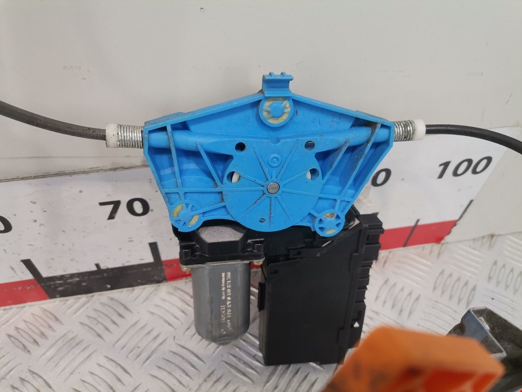 Стеклоподъемник задний правый AUDI A4 B6 2001-2005