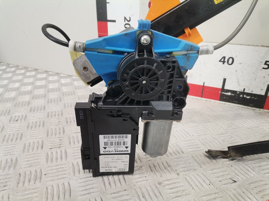 Стеклоподъемник задний правый AUDI A4 B6 2001-2005