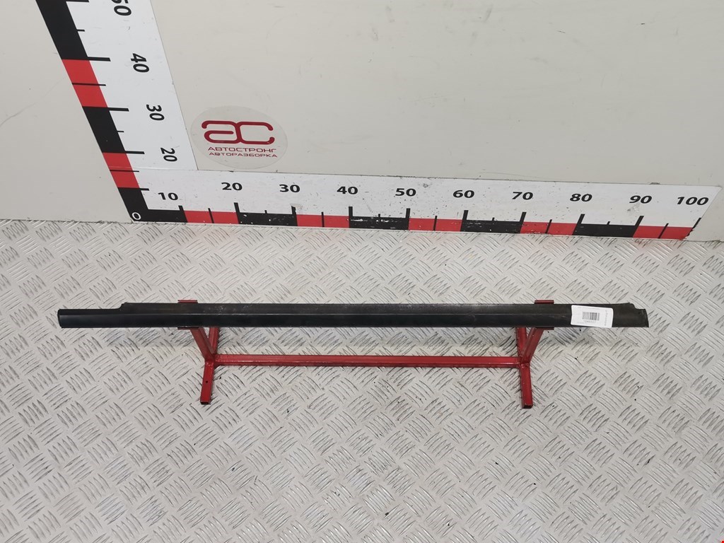 Накладка декоративная (молдинг) стекла двери передней правой Kia Sorento 1 (BL) (2002-2011)