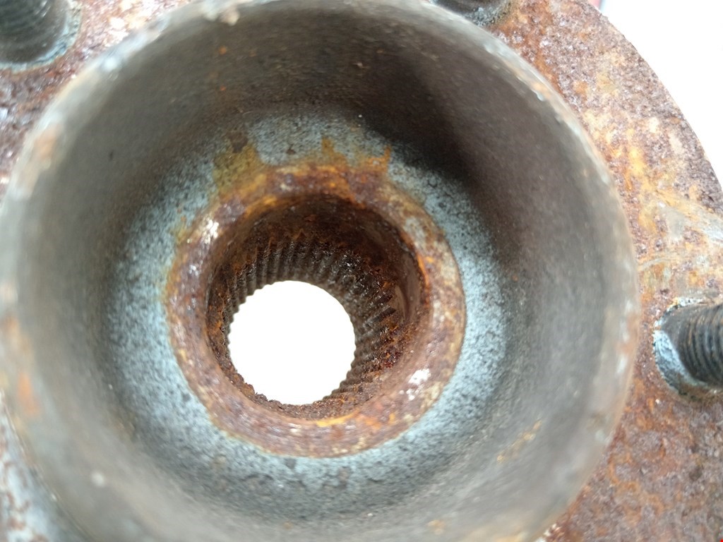 Ступица передняя правая FORD Focus II 2005-2011