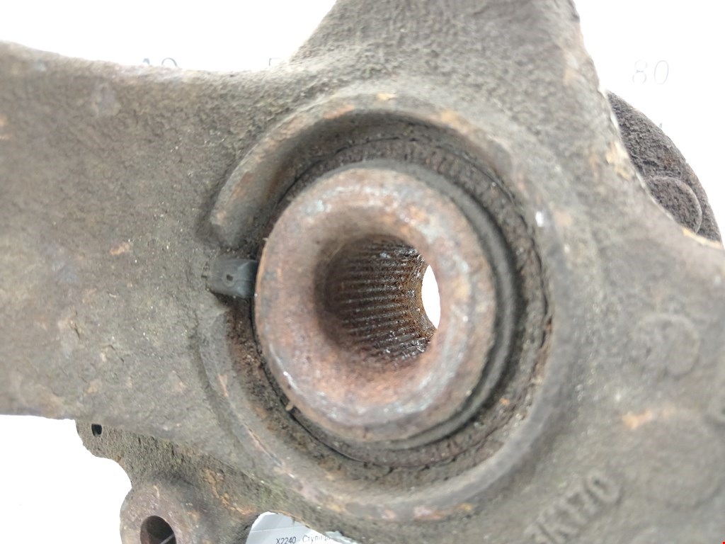 Ступица передняя правая FORD Focus II 2005-2011