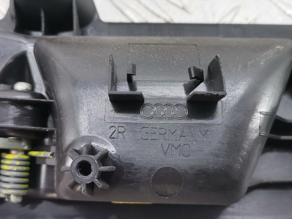 Ручка дверная задняя внутренняя правая AUDI A4 B6 2001-2005